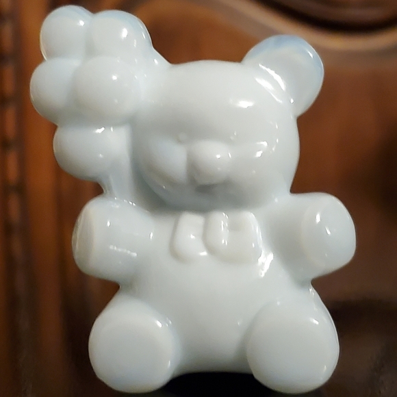 Vntg Boyd "Patrick the Bear" Crisp White Slag Glass - Picture 8 of 8